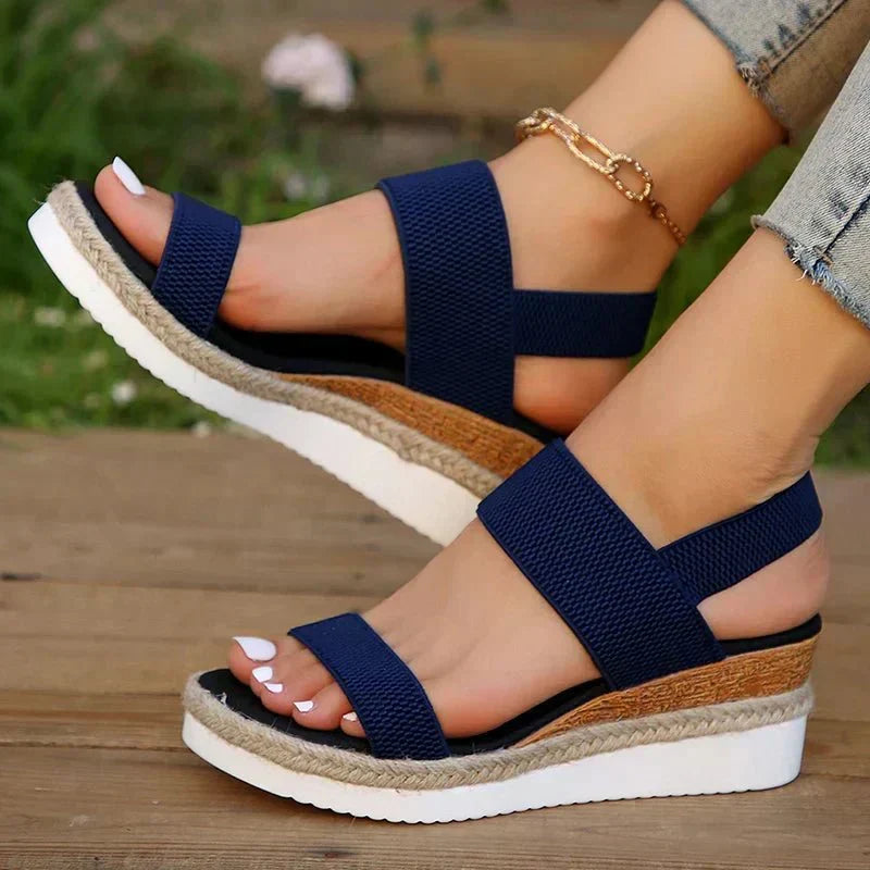 Bea sporty platform sandals in blue